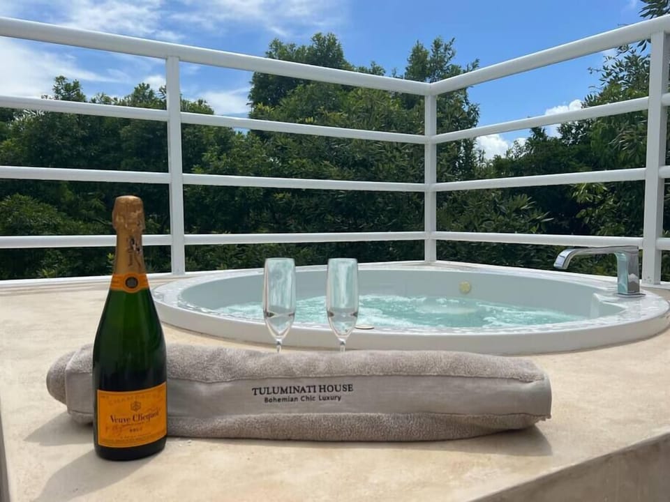 Enjoy our Jacuzzi in the privacy of our Rooftop surrounded by jungle 