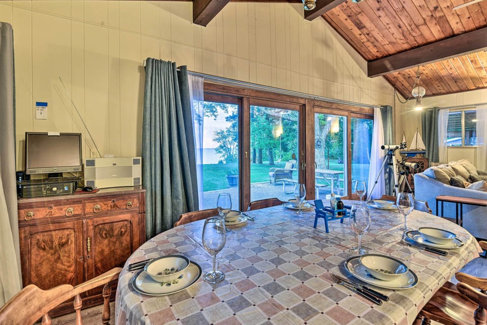 Dining Area | Dishware/Flatware | High Chair | Trash Bags/Paper Towels