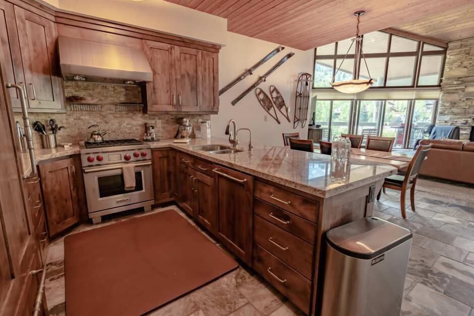 Powder Run 2 BR + LOFT A34 | Private kitchen | Full-size fridge, oven, stovetop, coffee/tea maker