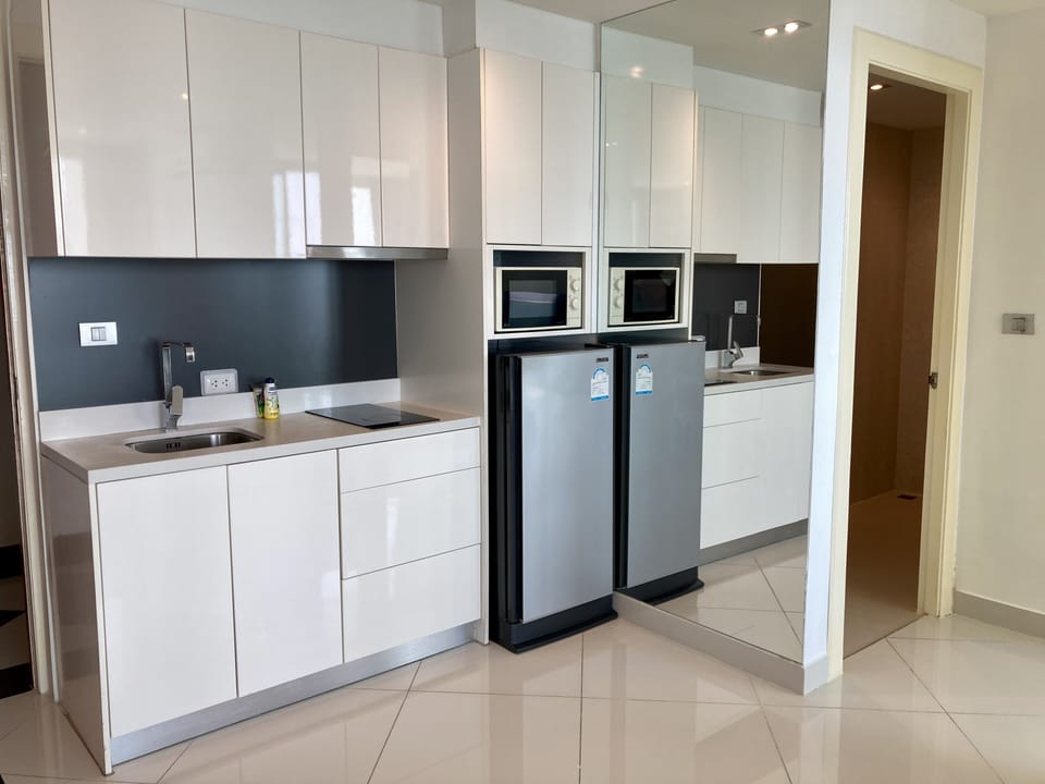 One Bedroom Apartment  | Private kitchen | Full-size fridge, microwave, stovetop, electric kettle
