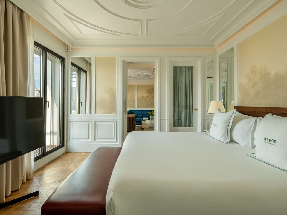 Egyptian cotton sheets, premium bedding, memory foam beds, minibar