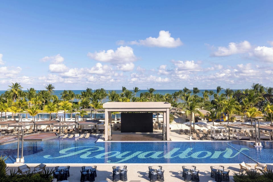 8 outdoor pools, pool umbrellas, sun loungers