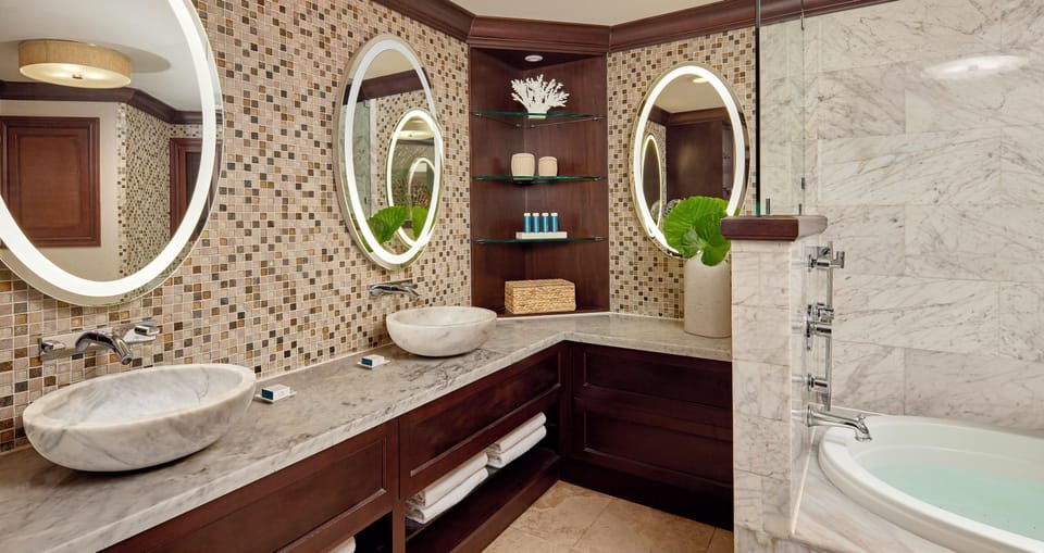 Honeymoon Suite, 1 Bedroom, Ocean View (Caribbean Beachfront Butler Suite) | Bathroom | Combined shower/tub, designer toiletries, hair dryer, towels