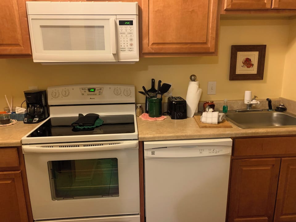 Ford Queen, Single, Kitchen | Private kitchen | Coffee/tea maker