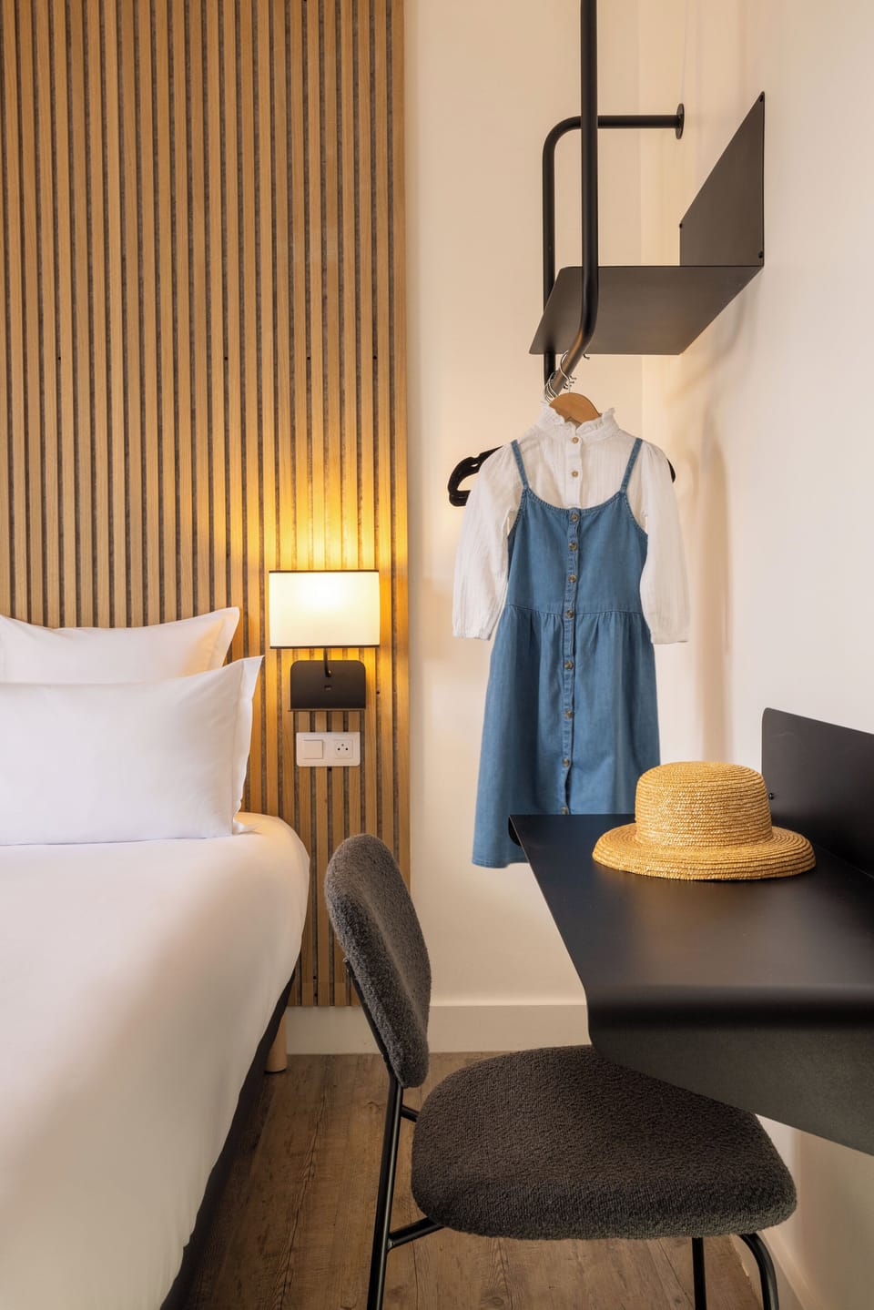 Standard Twin Room | Blackout drapes, soundproofing, iron/ironing board, free WiFi