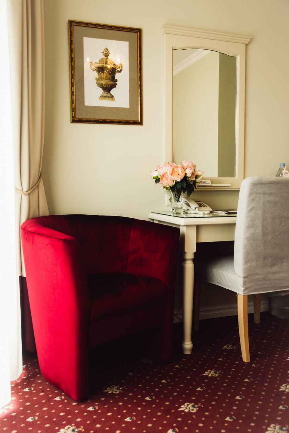 Superior Room, 1 Queen Bed | Minibar, in-room safe, desk, iron/ironing board