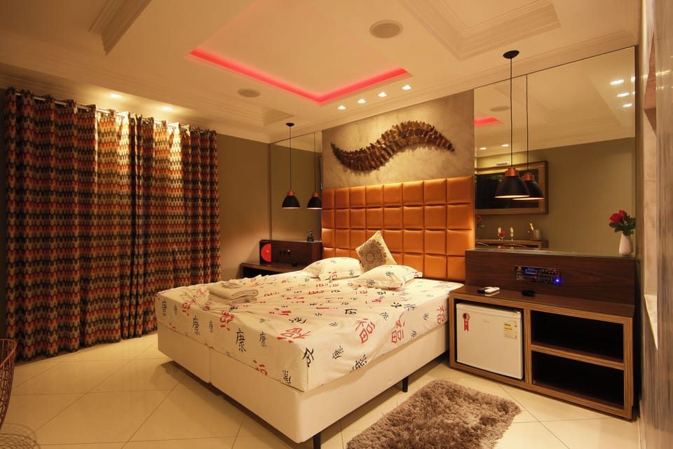 Romantic Double Room, 1 King Bed | Desk, free WiFi