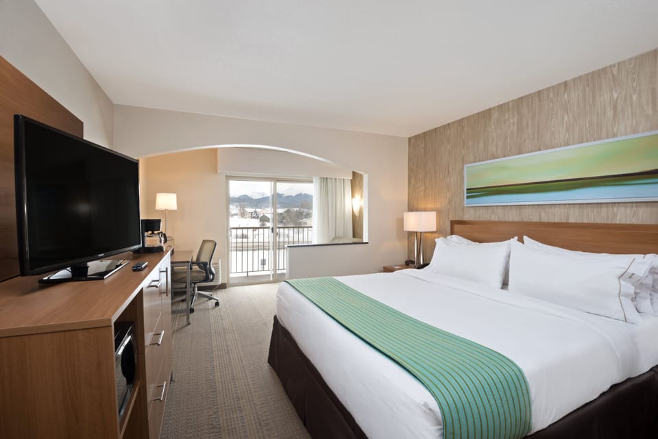 Suite, 1 King Bed, Accessible | Premium bedding, pillowtop beds, desk, blackout drapes
