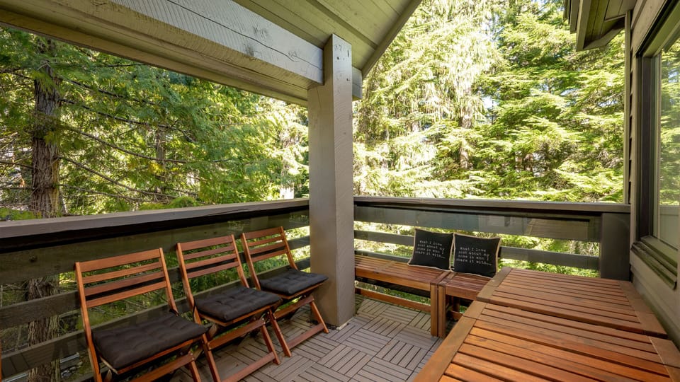 Deck Off Dining Area