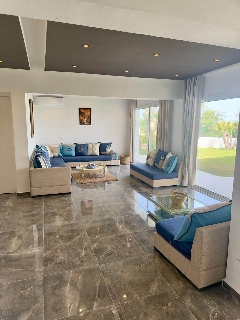 Suite | Living area | TV