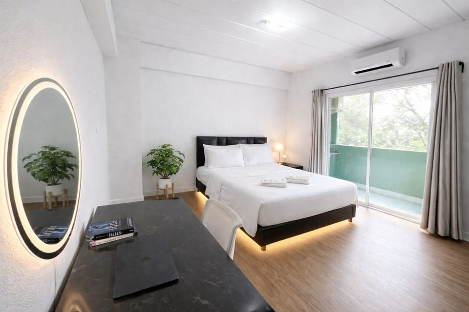 Desk, rollaway beds, free WiFi