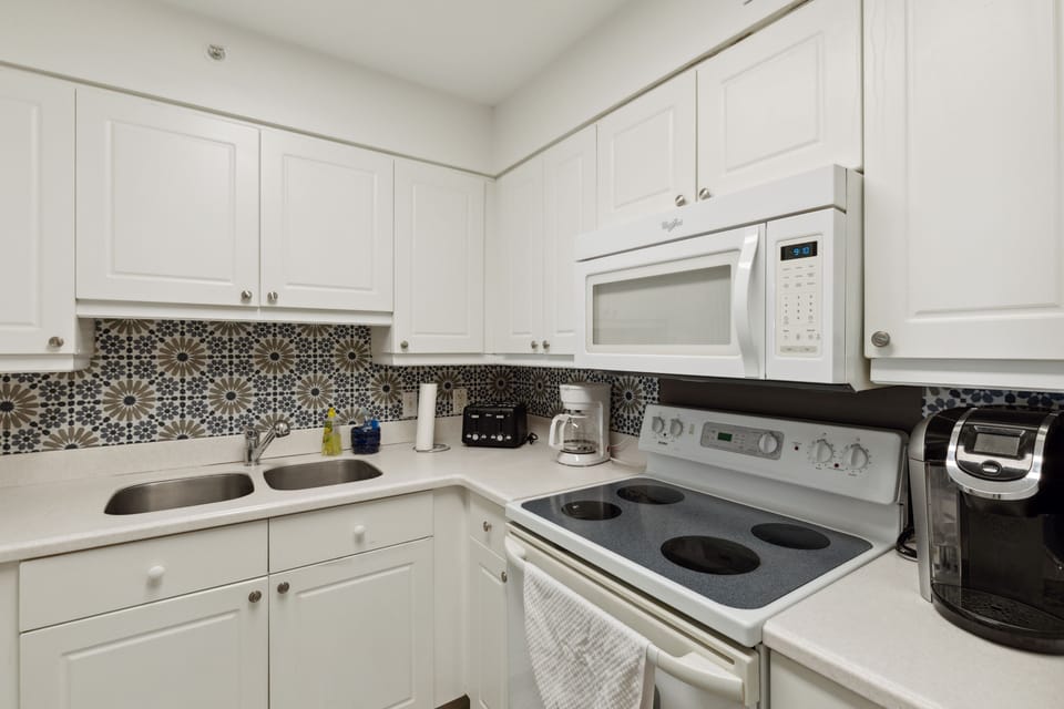Fully Stocked Kitchen