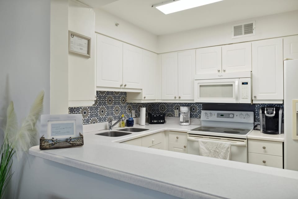Fully Stocked Kitchen