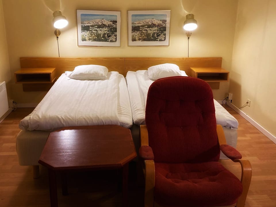 Family Room | In-room safe, desk, iron/ironing board, free cribs/infant beds