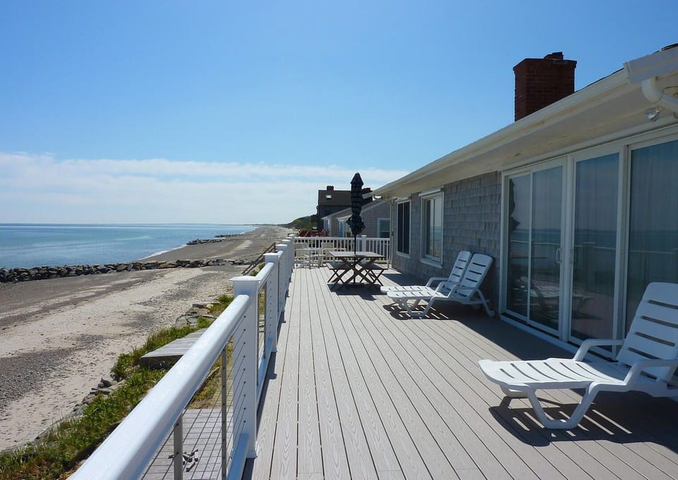 Huge deck to relax