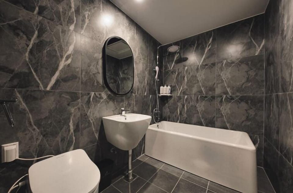 Standard Double Room | Bathroom | Free toiletries, hair dryer, bathrobes, slippers