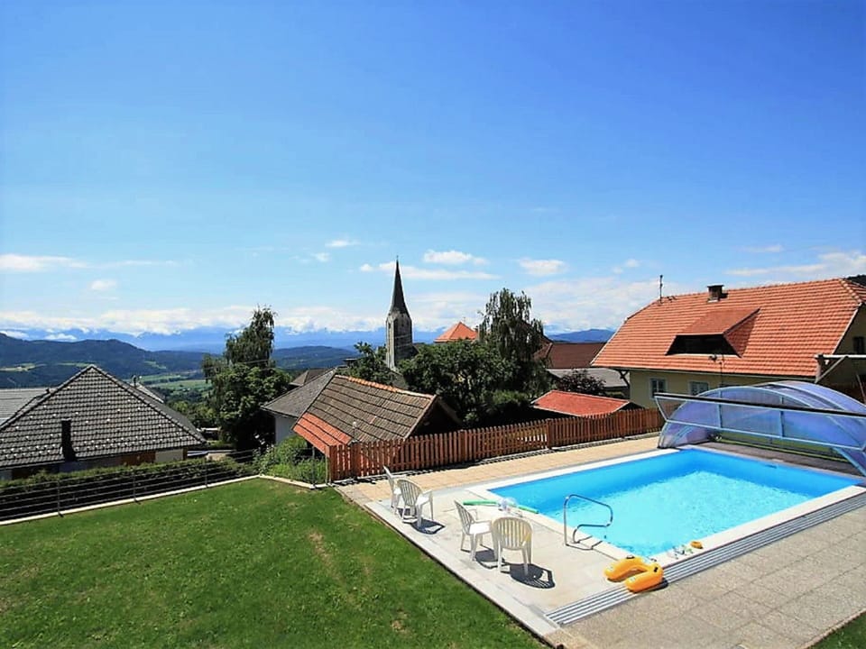 Holiday Home Swimming Pool