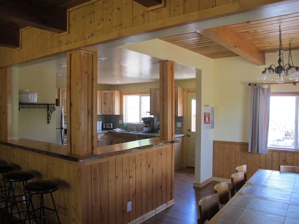 Yosemite, Deluxe House, 4 Bedrooms, 2 Bath (King, 6 Queens, 2 Doubles, 6 Twins, Sleeps 24) | Individually furnished, free WiFi