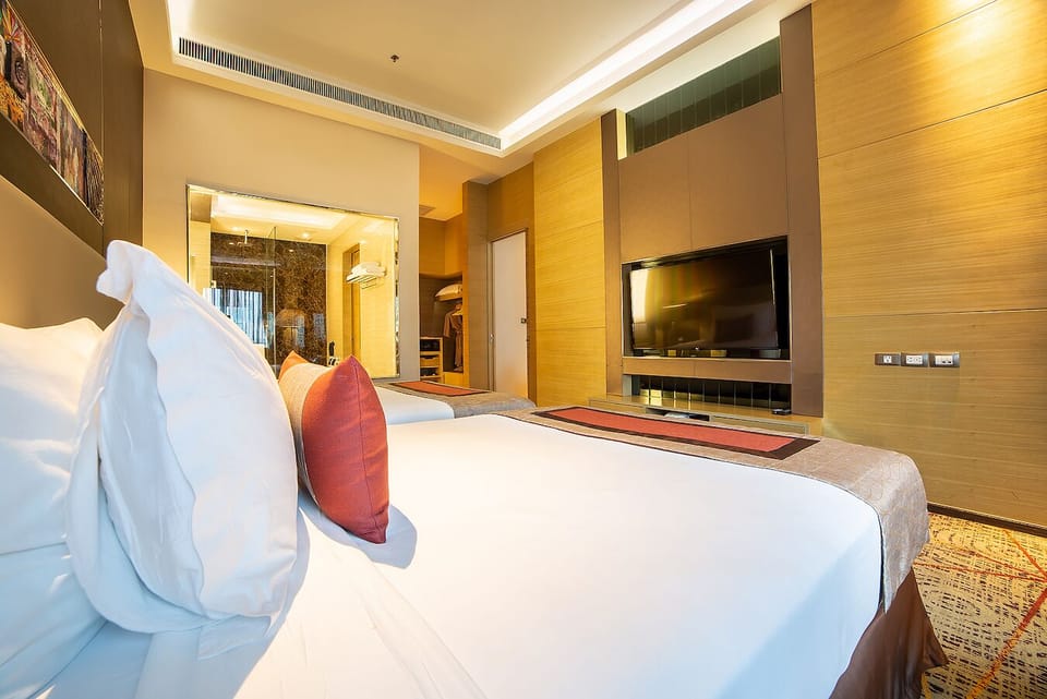 Presidential Suite | Premium bedding, minibar, in-room safe, free WiFi