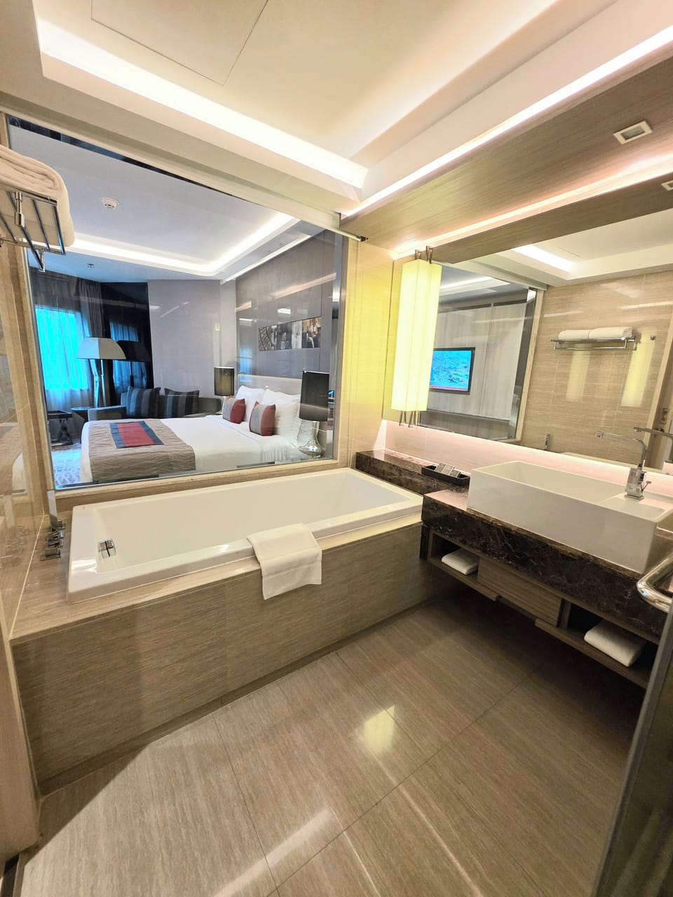 Deluxe King Room | Bathroom | Separate tub and shower, deep soaking tub, rainfall showerhead