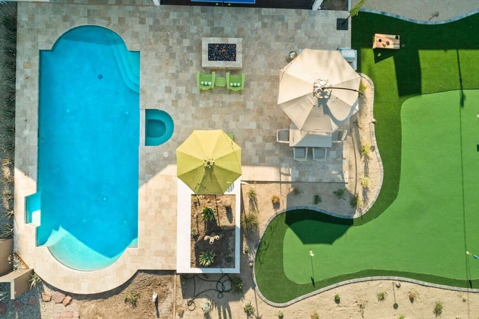 Catch some rays and enjoy the desert vibe from this backyard hangout spot.