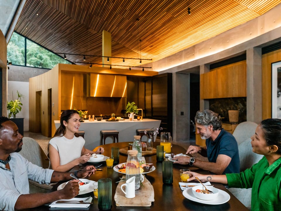 Daily buffet breakfast (ZAR 285 per person)