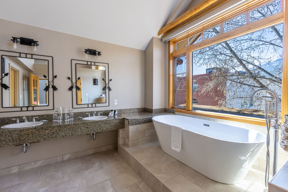 Suite, 1 King Bed (Brewster), 1 bedroom Non Pet Friendly | Bathroom sink