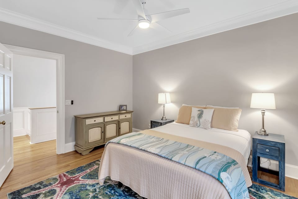 Queen bedroom (Bedroom #3) on 3rd floor with en-suite bathroom.