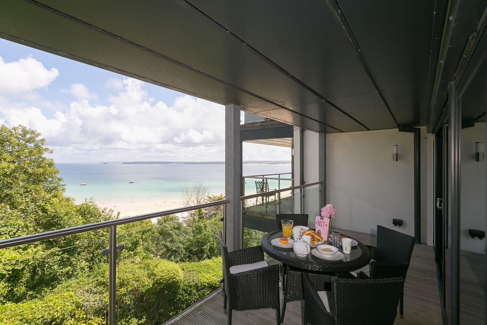 Cottage | Outdoor dining