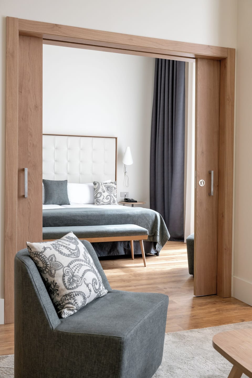 Suite | Minibar, in-room safe, desk, laptop workspace