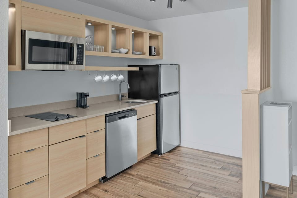 Suite, 1 Bedroom | Premium bedding, in-room safe, desk, iron/ironing board