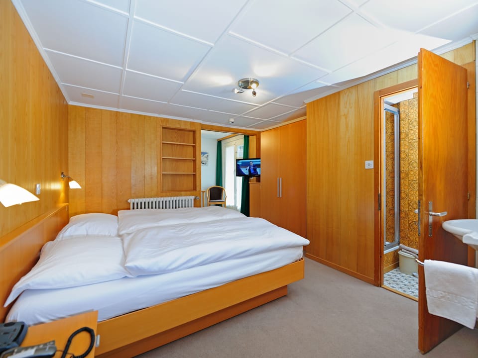 Double Room | Hypo-allergenic bedding, minibar, in-room safe, desk