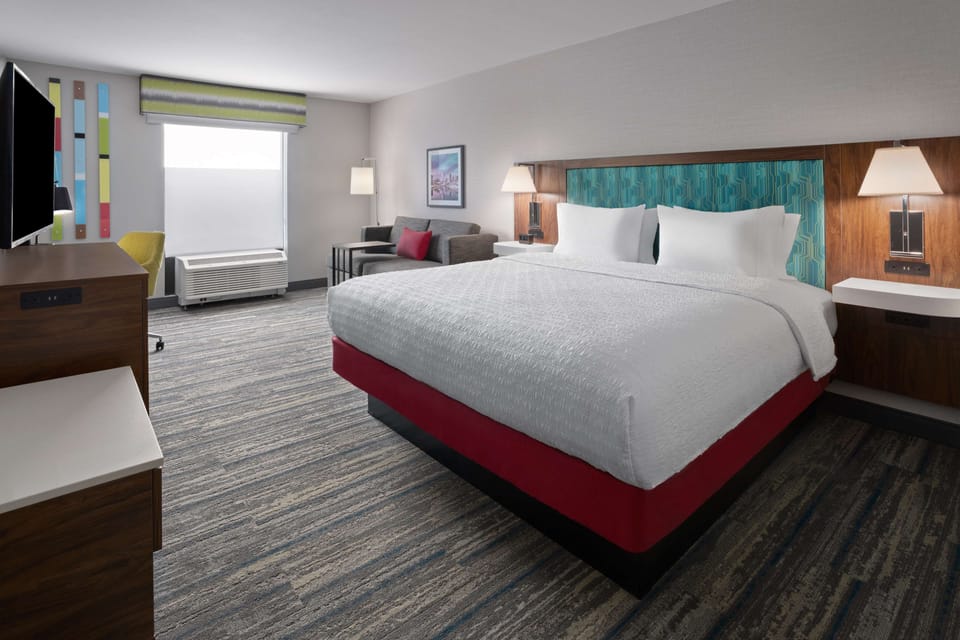 Studio, 1 King Bed, Refrigerator & Microwave | Desk, blackout drapes, iron/ironing board, rollaway beds