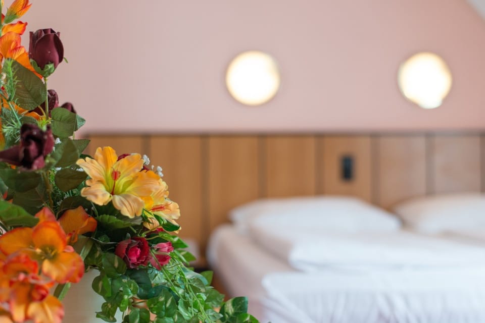 Superior Double or Twin Room | In-room safe, desk, blackout drapes, soundproofing