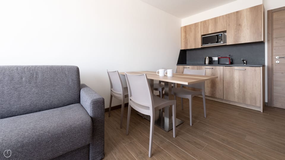 Apartment (1 Bedroom) | Interior