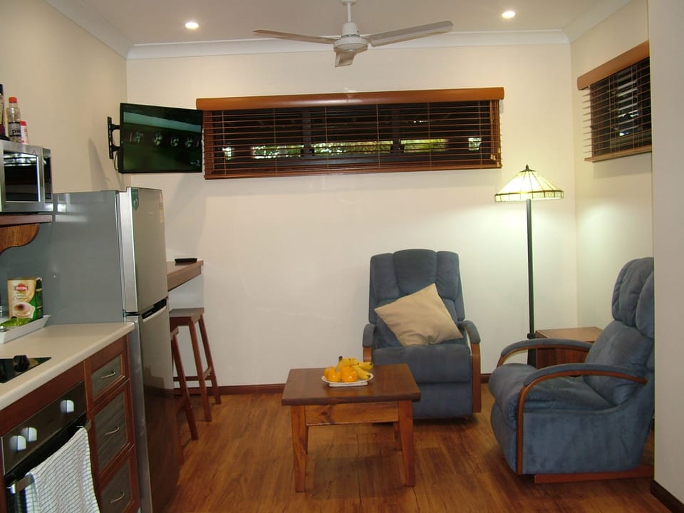 Ulysses Apartment, Superior Apartment, 1 Bedroom, Kitchen, Garden Area | Living area | TV