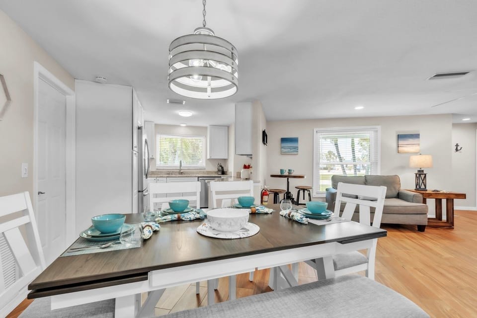House, 2 Bedrooms | Dining