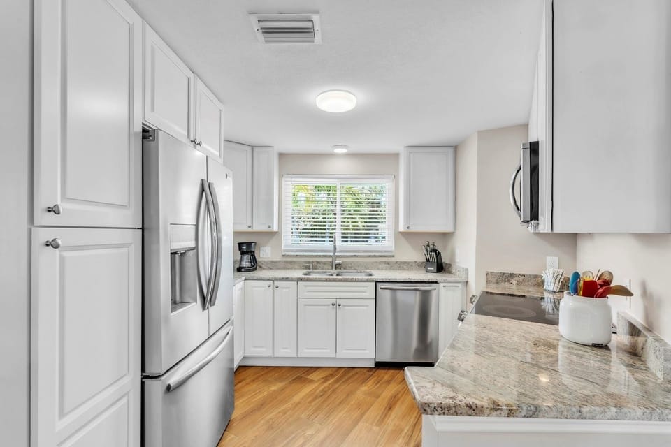 House, 2 Bedrooms | Private kitchen | Coffee/tea maker