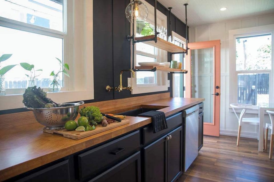 13. A Modern Kitchen with Top Notch Amenities.