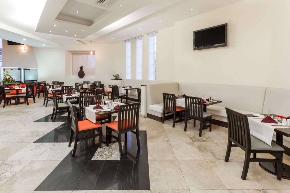 Daily buffet breakfast (USD 10 per person)