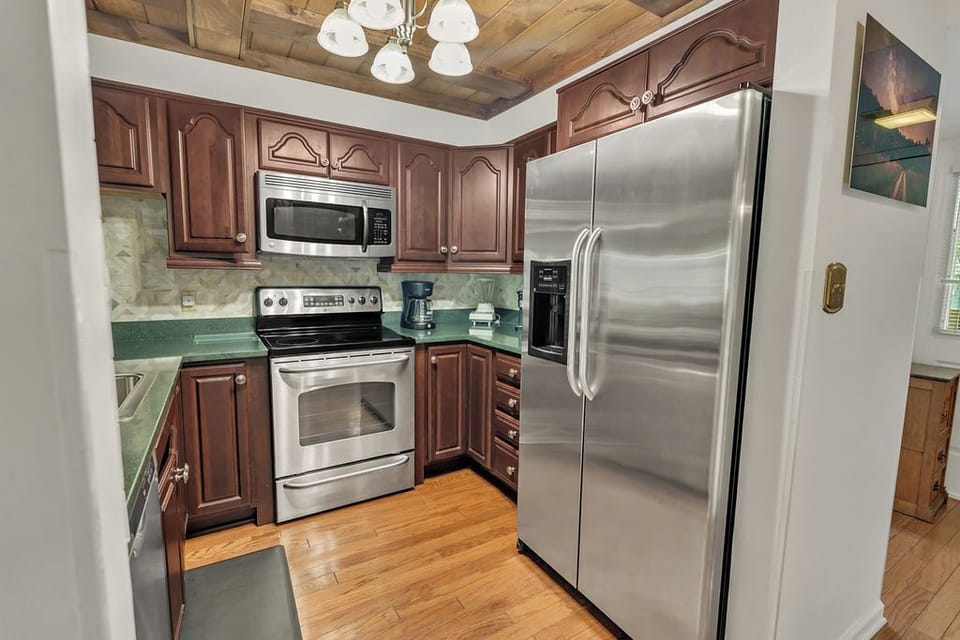 fully equipped kitchen with full size appliances