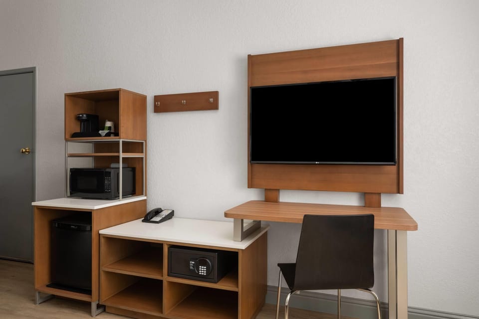 Room, Multiple Beds, Non Smoking | Free WiFi, bed sheets, alarm clocks