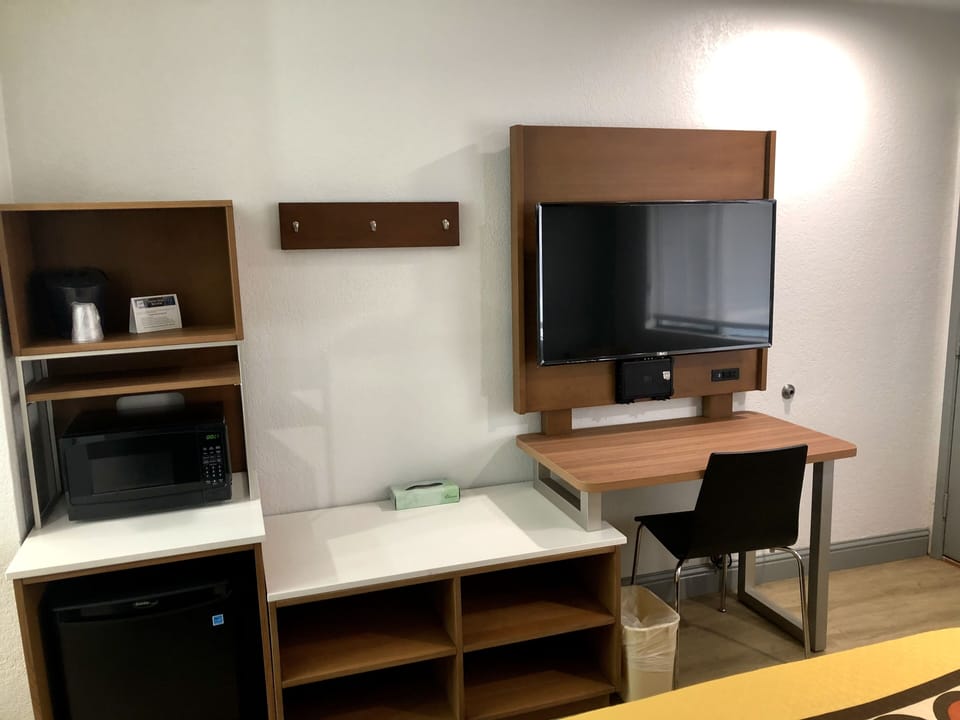 Free WiFi, bed sheets, alarm clocks