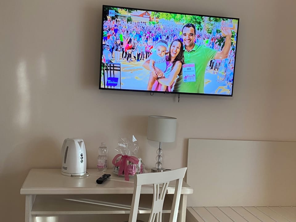 Double Room, Garden View | Desk, rollaway beds (surcharge), WiFi (free), bed sheets