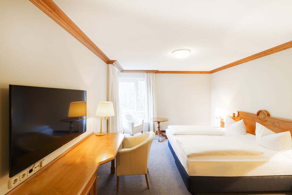Standard Room | Free minibar items, in-room safe, desk, blackout drapes