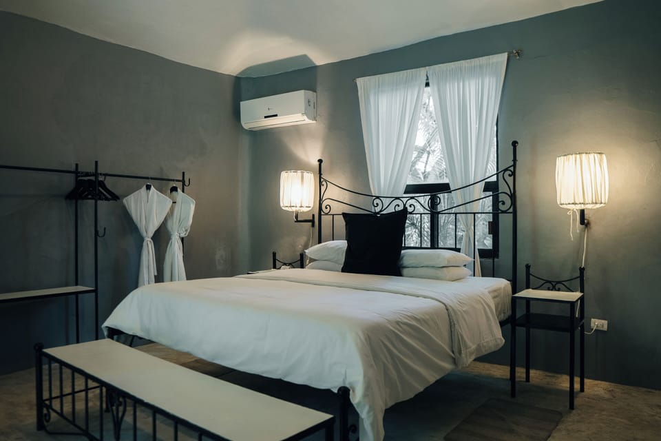 Suite, 1 King Bed, Terrace, Garden Area | Premium bedding, WiFi (free), bed sheets
