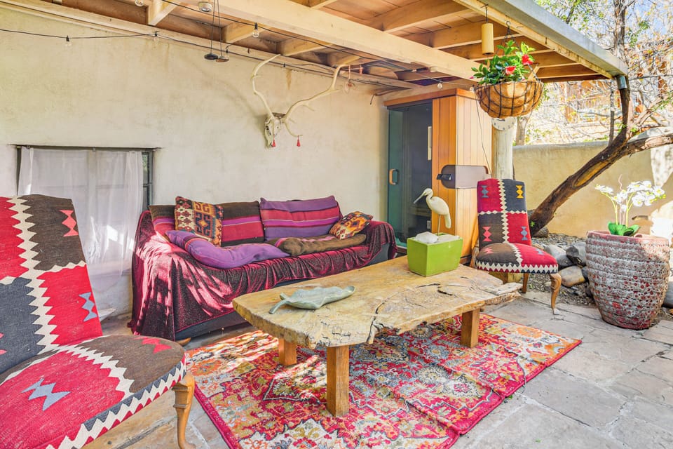 Shared Courtyard | Homeowner & Other Rental On-Site