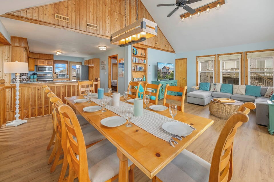 Surf or Sound Realty - 1064 - Patagonia by the Sea - Dining Area -4