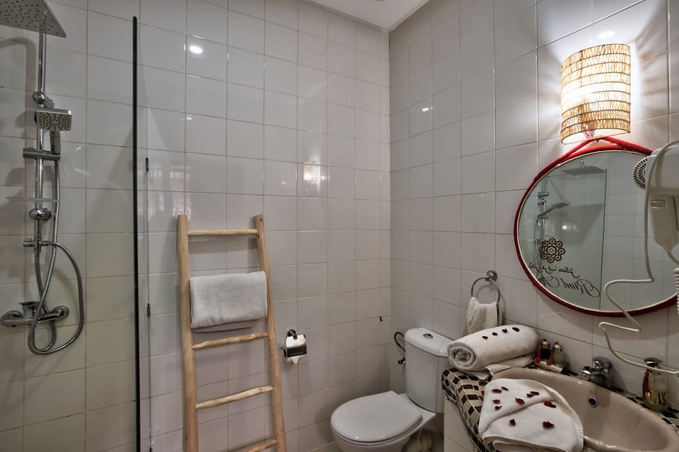 Luxury Double or Twin Room | Bathroom | Shower, hair dryer, towels