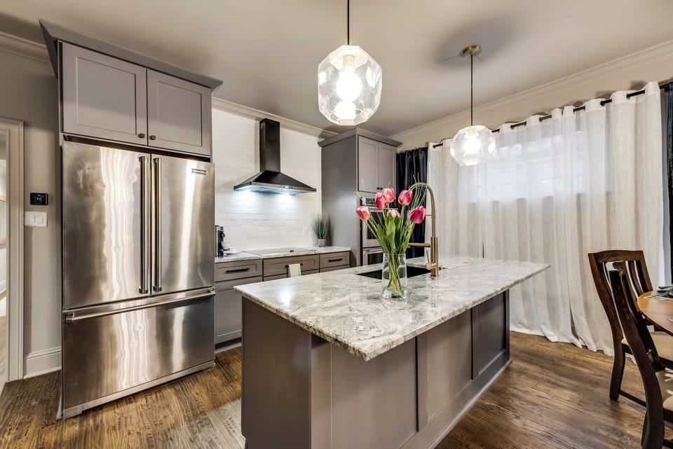 A full equipped kitchen for your meals.
